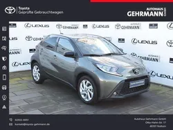 Grün Gebraucht 2022 Toyota Aygo Pulse Kleinwagen | 14.990 € (Fairer Preis)
