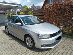 Silber Gebraucht 2013 VW Jetta Trendline Limousine | 7.000 € (Fairer Preis)