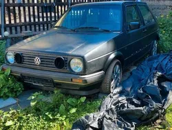 Rot Gebraucht 1987 VW Golf II Kleinwagen | 1.400 €