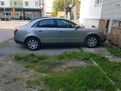 Grau Gebraucht 2002 Audi A4 Limousine | 7.500 €
