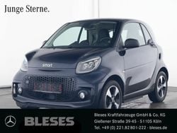 Bodypanels in sapphire blue () Gebraucht 2024 Smart ForTwo Electric Drive Exclusive Coupé | 16.300 € (Fairer Preis)