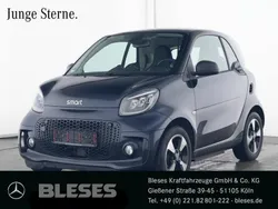Bodypanels in sapphire blue () Gebraucht 2024 Smart ForTwo Electric Drive Exclusive Coupé | 16.300 € (Fairer Preis)