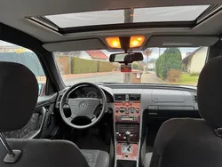 Rot Gebraucht 1996 Mercedes C180 Limousine | 3.500 € (Fairer Preis)