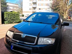 Schwarz Gebraucht 2003 Skoda Fabia Kleinwagen | 800 € (Guter Preis)