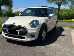 Weiß Gebraucht 2018 Mini ONE Kleinwagen | 11.800 € (Fairer Preis)