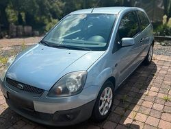 Blau Gebraucht 2006 Ford Fiesta Kleinwagen | 1.100 € (Guter Preis)