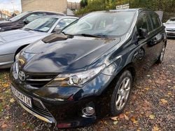 Blau Gebraucht 2013 Toyota Auris Hybrid Limousine | 8.690 € (Fairer Preis)