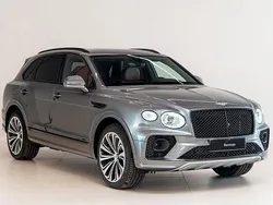Grau Gebraucht 2024 Bentley Bentayga SUV | 239.000 € (Guter Preis)