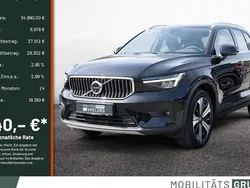 Schwarz Gebraucht 2022 Volvo XC40 Core SUV | 34.890 € (Fairer Preis)
