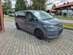 Grau Gebraucht 2024 VW T7 Van | 50.990 € (Guter Preis)