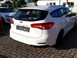 Frost weiß frost weiß frost weiß Gebraucht 2020 Ford Focus Cool & Connect Kombi | 16.795 € (Fairer Preis)