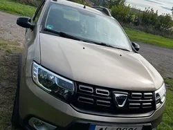 Gold Gebraucht 2018 Dacia Sandero Celebration Kleinwagen | 11.000 € (Teuer)