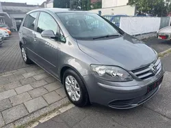 Grau Gebraucht 2005 VW Golf Plus Cross Comfortline Van / Kleinbus | 2.599 € (Guter Preis)