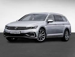 Silber Gebraucht 2020 VW Passat GTE Kombi | 24.425 € (Fairer Preis)