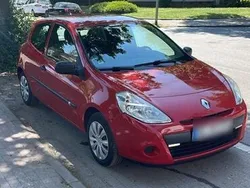 Rot Gebraucht 2012 Renault Clio GrandTour Kombi | 2.999 €