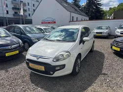 Colore esterno (bianco divino) Gebraucht 2011 Fiat Punto Kleinwagen | 4.444 € (Etwas zu teuer)