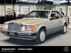 Silber Gebraucht 1988 Mercedes 230 Coupé | 16.000 €