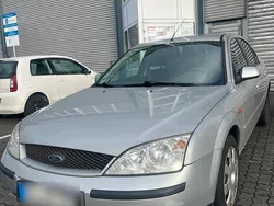 Grau Gebraucht 2001 Ford Mondeo Limousine | 1.600 € (Fairer Preis)