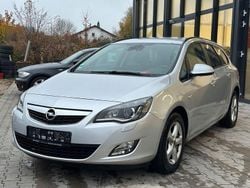 Silber Gebraucht 2011 Opel Astra Design Edition Kombi | 3.490 € (Etwas zu teuer)