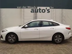 Weiß Gebraucht 2021 BMW 218 Executive Coupé | 21.441 € (Fairer Preis)