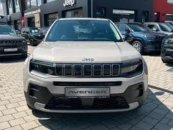 Grau Neu 2025 Jeep Avenger Altitude SUV | 30.890 € (Etwas zu teuer)