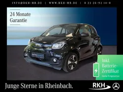 Schwarz Gebraucht 2024 Smart ForTwo Electric Drive Coupé | 16.750 € (Etwas zu teuer)