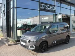 Grau Gebraucht 2021 Citroën Berlingo Feel Van / Kleinbus | 20.990 € (Fairer Preis)