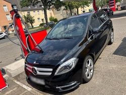 Schwarz Gebraucht 2012 Mercedes B200 Van / Kleinbus | 13.490 € (Etwas zu teuer)