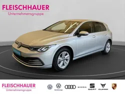 Silber Gebraucht 2023 VW Golf VIII Life Limousine | 25.490 € (Fairer Preis)