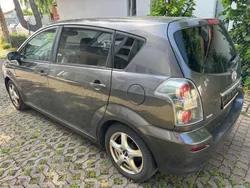 Grau Gebraucht 2009 Toyota Corolla Verso Executive Van / Kleinbus | 1.900 € (Teuer)