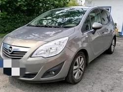 Grau Gebraucht 2011 Opel Meriva S Van / Kleinbus | 2.900 € (Guter Preis)