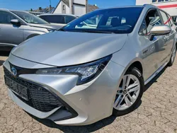 Grau Gebraucht 2021 Toyota Corolla Limousine | 16.303 € (Etwas zu teuer)