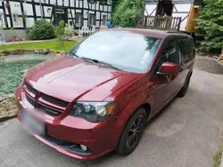 Rot Gebraucht 2018 Dodge Grand Caravan Van / Kleinbus | 16.300 €