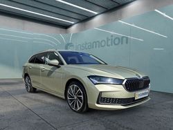 Beige Gebraucht 2024 Skoda Superb Kombi | 45.570 €