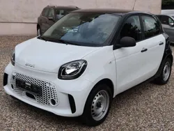 Karosserie in white (metallic) Gebraucht 2021 Smart ForFour Electric Drive Kleinwagen | 9.990 € (Fairer Preis)