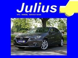 Grau Gebraucht 2016 Mazda 3 Limousine | 10.900 € (Fairer Preis)