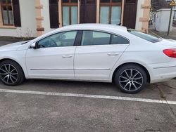 Weiß Gebraucht 2010 VW Passat Limousine | 5.700 € (Teuer)