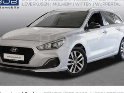 Silber Gebraucht 2018 Hyundai i30 Passion Kombi | 14.444 € (Guter Preis)