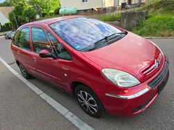 Rot Gebraucht 2006 Citroën Xsara Picasso Van / Kleinbus | 1.600 € (Teuer)