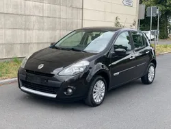 Schwarz Gebraucht 2011 Renault Clio III Dynamique Limousine | 5.399 € (Fairer Preis)