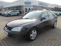 Schwarz Gebraucht 2002 Ford Mondeo Ghia Limousine | 2.950 € (Teuer)