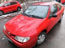 Rot Gebraucht 1996 Renault Mégane Coupé Coupé | 1.490 €