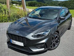 Grau Gebraucht 2020 Ford Focus ST-Line Limousine | 15.200 € (Guter Preis)