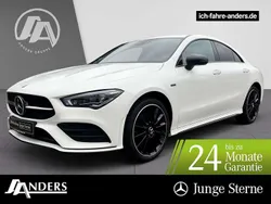 Polarweiss Gebraucht 2021 Mercedes CLA250e AMG Limousine | 33.964 € (Fairer Preis)
