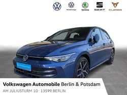 Anemonenblau metallic schwarz Gebraucht 2024 VW Golf VIII Edition Limousine | 33.550 € (Teuer)