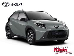 Urban khaki / night sky black Gebraucht 2024 Toyota Aygo Comfort Kleinwagen | 16.960 € (Fairer Preis)