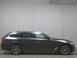 Grau Gebraucht 2019 BMW 520 Performance Kombi | 18.280 € (Superpreis)
