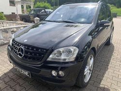 Schwarz metallic Gebraucht 2006 Mercedes ML320 SUV | 11.500 €