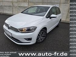 Weiß Gebraucht 2016 VW Golf VII Allstar Limousine | 11.890 € (Guter Preis)