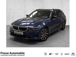 Phytonicblau metallic Gebraucht 2022 BMW 320 Sport Line Kombi | 27.480 € (Fairer Preis)